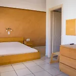 Rena 2* Perissa (Santorini)